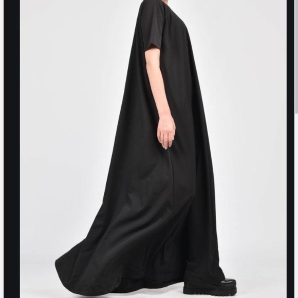 Aakasha Extravagant Long Black Dress